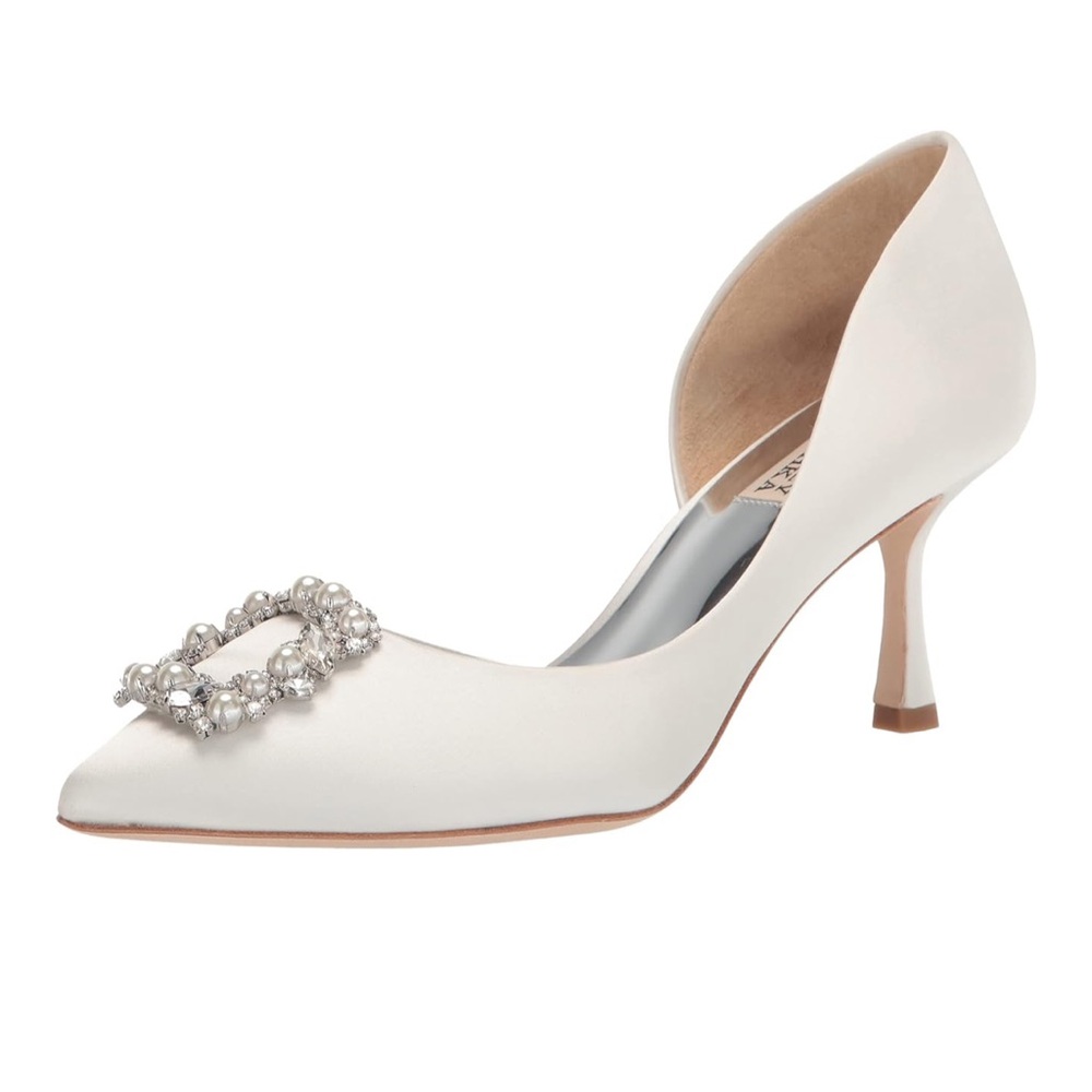 Badgley Mischka women’s Fabia pump White Heels with Embellished Buckle